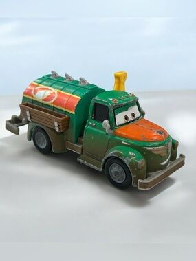 Mattel Disney Pixar Movie Planes - Chug the Fuel Truck